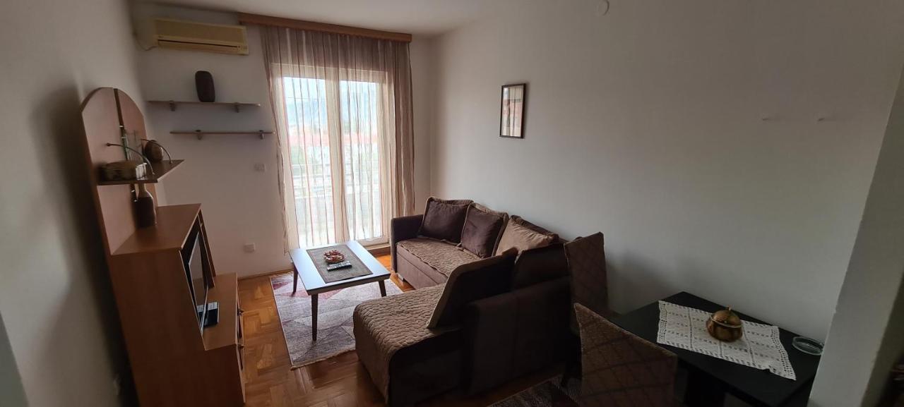 Apartman Velimir Stari Aerodrom Podgorica Buitenkant foto
